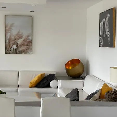 La Des Cycas Willa *